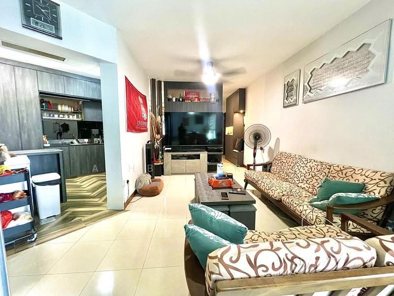 134 Edgedale Plains, 134 Edgedale Plains, Hougang / Punggol / Sengkang, 3 Bedrooms, 1,194 sqft, HDB Flat For Sale, by Akhbar Ariff, 500247682 - Living Room - PropertyGuru.com.sg