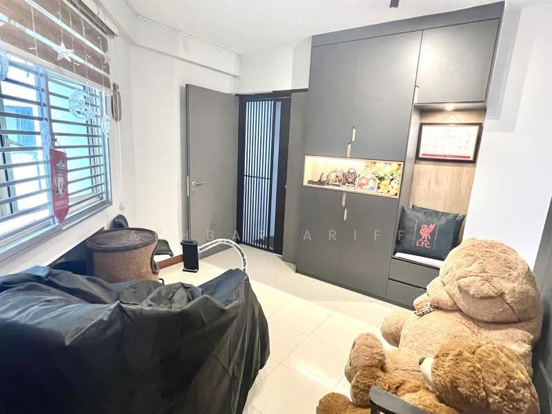 134 Edgedale Plains, 134 Edgedale Plains, Hougang / Punggol / Sengkang, 3 Bedrooms, 1,194 sqft, HDB Flat For Sale, by Akhbar Ariff, 500247682 - Living Room - PropertyGuru.com.sg
