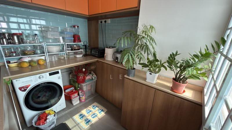 506 Bedok North Avenue 3, 506 Bedok North Avenue 3, Bedok / Upper East Coast, 3 Bedrooms, 1,281 sqft, HDB Flat For Sale, by Sean Lee HW, 500247702 - Kitchen yard - PropertyGuru.com.sg