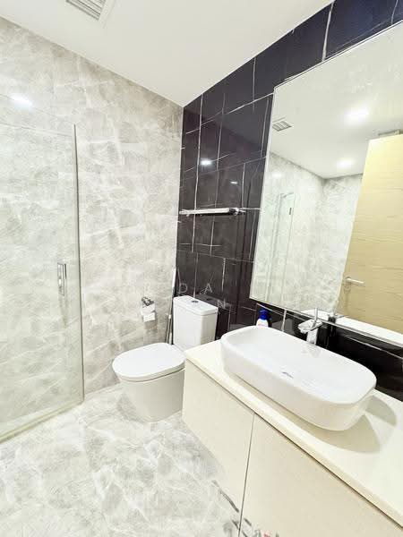 The Santorini, Tampines Street 86, Pasir Ris / Tampines, 3 Bedrooms, 1,152 sqft, Condominium For Sale, by Linda SL Tan, 500247703 - Dual Key Bathroom - PropertyGuru.com.sg
