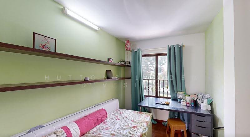 Renovated Freehold 2.5-storey near MRT & Red Swastika School, Tanah Merah, Bedok, Peakview Estate, Bedok / Upper East Coast, 5 Bedrooms, 4,500 sqft, Terraced House For Sale, by Leon Lim, 500247719 - Bedroom - PropertyGuru.com.sg