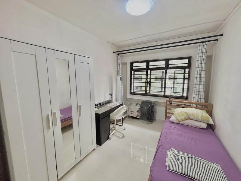 421 Canberra Road, 421 Canberra Road, Sembawang / Yishun, 3 Bedrooms, 1,184 sqft, HDB Flat For Sale, by Sapphire Lee, 500247725 - Bedroom - PropertyGuru.com.sg