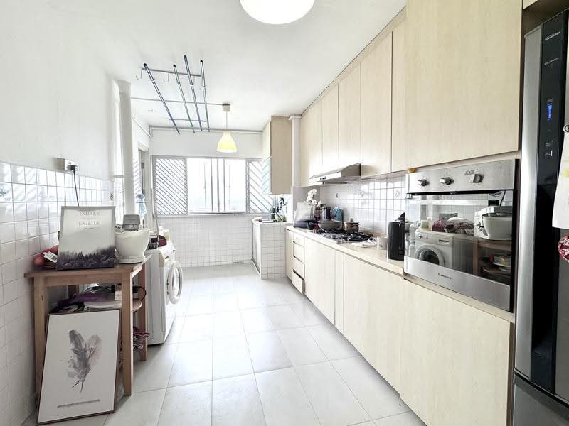 327 Clementi Avenue 5, 327 Clementi Avenue 5, Buona Vista / West Coast / Clementi New Town, 2 Bedrooms, 721 sqft, HDB Flat For Sale, by Stella Ng, 500247743 - Kitchen - PropertyGuru.com.sg