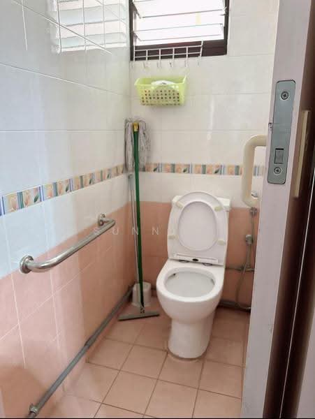 29 Kelantan Road, 29 Kelantan Road, Farrer Park / Serangoon Rd, 2 Bedrooms, 796 sqft, HDB Flat For Sale, by Sunny R, 500247762 - Bathroom - PropertyGuru.com.sg