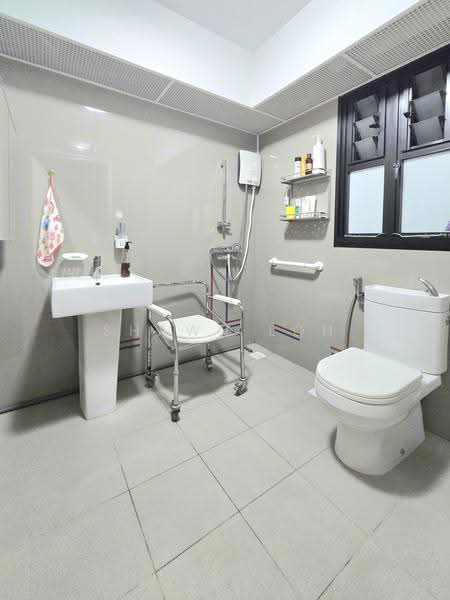 605D Tampines Street 61, 605D Tampines Street 61, Pasir Ris / Tampines, Room Rental, 120 sqft, HDB Flat For Rent, by Shawn Loh, 500247770 - Bathroom - PropertyGuru.com.sg