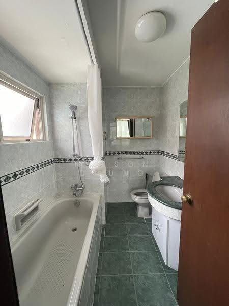 Bukit Regency, 1 Upper Bukit Timah View, Clementi Park / Upper Bukit Timah, 3 Bedrooms, 1,248 sqft, Condominium For Rent, by Nelson Chung, 500247776 - Bathroom - PropertyGuru.com.sg