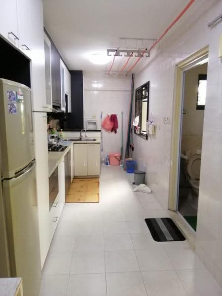 684C Choa Chu Kang Crescent, 684C Choa Chu Kang Crescent, Dairy Farm / Bukit Panjang / Choa Chu Kang, Room Rental, 120 sqft, HDB Flat For Rent, by Janelle Lim, 500247781 - Kitchen - PropertyGuru.com.sg