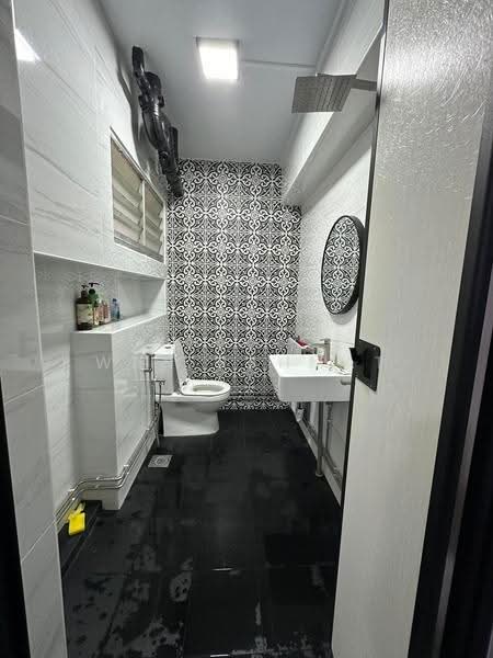 836 Jurong West Street 81, 836 Jurong West Street 81, Boon Lay / Jurong / Tuas, Room Rental, 110 sqft, HDB Flat For Rent, by Wan Rahmat, 500247789 - Bathroom - PropertyGuru.com.sg