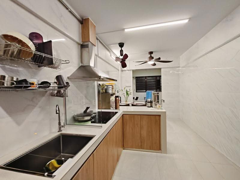 428 Woodlands Street 41, 428 Woodlands Street 41, Admiralty / Woodlands, 2 Bedrooms, 904 sqft, HDB Flat For Sale, by Ice Leong, 500247811 - Kitchen - PropertyGuru.com.sg