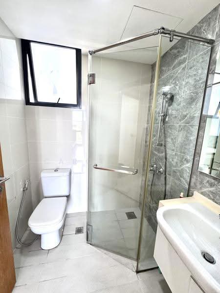 La Fiesta, 60 Sengkang Square, Hougang / Punggol / Sengkang, 2 Bedrooms, 732 sqft, Condominium For Sale, by Carol Chen, 500247823 - PropertyGuru.com.sg
