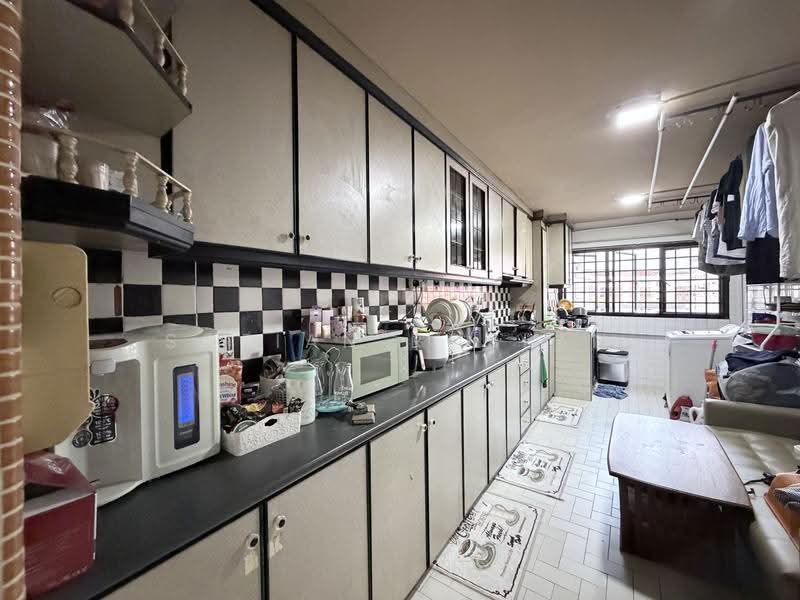 459 Tampines Street 42, 459 Tampines Street 42, Pasir Ris / Tampines, 3 Bedrooms, 958 sqft, HDB Flat For Sale, by Sofian Roslan, 500247830 - Kitchen - PropertyGuru.com.sg