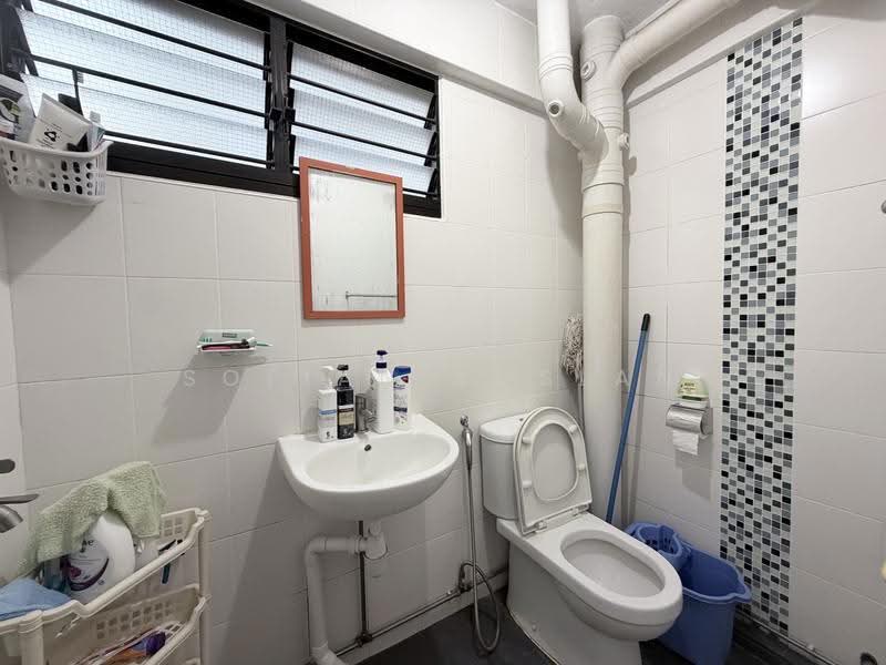 459 Tampines Street 42, 459 Tampines Street 42, Pasir Ris / Tampines, 3 Bedrooms, 958 sqft, HDB Flat For Sale, by Sofian Roslan, 500247830 - Bathroom - PropertyGuru.com.sg
