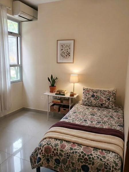 451B Bukit Batok West Avenue 6, 451B Bukit Batok West Avenue 6, Dairy Farm / Bukit Panjang / Choa Chu Kang, 3 Bedrooms, 1,216 sqft, HDB Flat For Sale, by Pedro Chuang, 500247864 - Study Room - PropertyGuru.com.sg