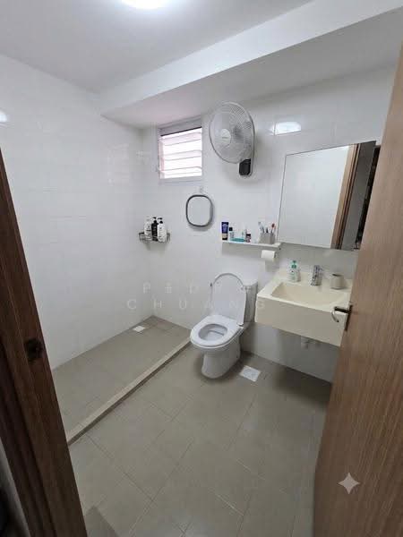 451B Bukit Batok West Avenue 6, 451B Bukit Batok West Avenue 6, Dairy Farm / Bukit Panjang / Choa Chu Kang, 3 Bedrooms, 1,216 sqft, HDB Flat For Sale, by Pedro Chuang, 500247864 - Master Bathroom - PropertyGuru.com.sg