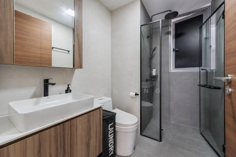 Arc at Tampines, 5 Tampines Avenue 8, Pasir Ris / Tampines, 3 Bedrooms, 990 sqft, Condominium For Sale, by Daron Ang, 500247882 - Bathroom - PropertyGuru.com.sg