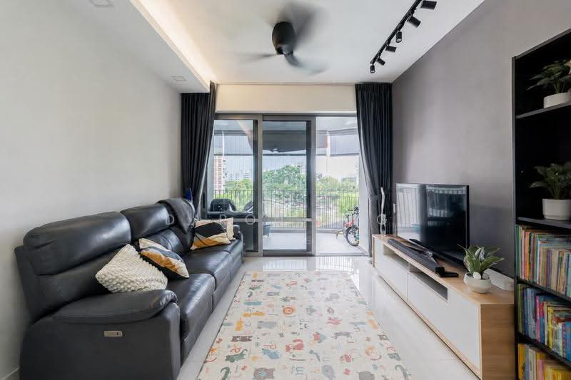 Arc at Tampines, 5 Tampines Avenue 8, Pasir Ris / Tampines, 3 Bedrooms, 990 sqft, Condominium For Sale, by Daron Ang, 500247882 - Living Room - PropertyGuru.com.sg