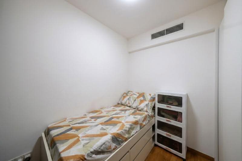 Hedges Park Condominium, 89 Flora Drive, Changi Airport / Changi Village, 2 Bedrooms, 797 sqft, Condominium For Sale, by Shanel Liew, 500247884 - Bedroom - PropertyGuru.com.sg