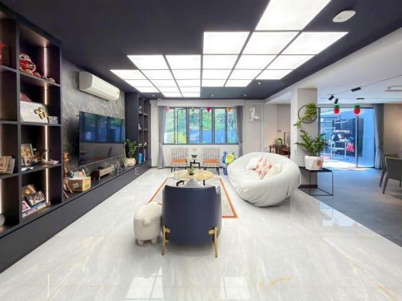 š ļøRENOVATEDš ļø 999 Yr Semi-D with HUGE GARDEN@Seletar Cres, D28ā
Eminence Landedā
, Seletar Cres/Seletar Rd/Ang Mo Kio Ave/Jalan Jarak/Yio Chu Kang Rd, Seletar / Yio Chu Kang, 5 Bedrooms, 5,000 sqft, Semi-Detached House For Sale, by Peggy Guo, 500247887 - PropertyGuru.com.sg