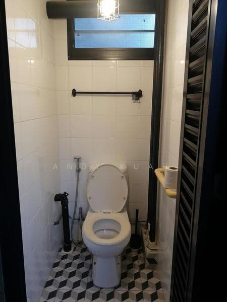 2 Hougang Avenue 3, 2 Hougang Avenue 3, Hougang / Punggol / Sengkang, Room Rental, 160 sqft, HDB Flat For Rent, by Andy Kuah, 500247888 - Bathroom - PropertyGuru.com.sg