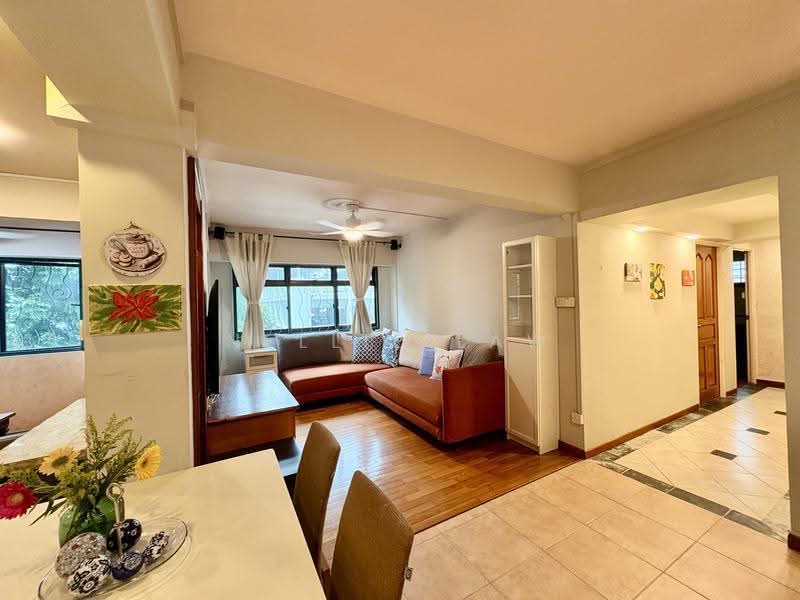 578 Hougang Avenue 4, 578 Hougang Avenue 4, Hougang / Punggol / Sengkang, 3 Bedrooms, 1,507 sqft, HDB Flat For Rent, by Nellie Law, 500247896 - Living Room with Hallway - PropertyGuru.com.sg