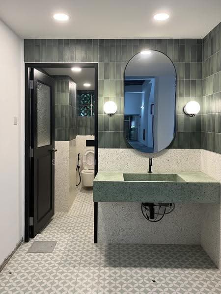 L1 Restaurant & Bar @ Lorong Telok/Circular Road Vicinity | Prime Location, Boat Quay / Raffles Place / Marina, 1,410 sqft, Food & Beverage For Rent, by Sean Pang, 500247929 - Bathroom - CommercialGuru.com.sg