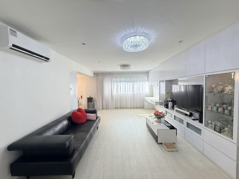 288D Bukit Batok Street 25, 288D Bukit Batok Street 25, Dairy Farm / Bukit Panjang / Choa Chu Kang, 3 Bedrooms, 990 sqft, HDB Flat For Sale, by Bryan Chiew, 500247954 - Living Room - PropertyGuru.com.sg