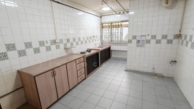 840 Jurong West Street 81, 840 Jurong West Street 81, Boon Lay / Jurong / Tuas, 3 Bedrooms, 1,367 sqft, HDB Flat For Sale, by Tan Hock Siew, 500247965 - Kitchen - PropertyGuru.com.sg
