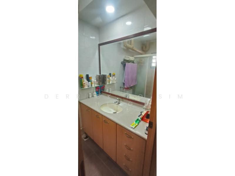 539 Woodlands Drive 16, 539 Woodlands Drive 16, Admiralty / Woodlands, 4 Bedrooms, 1,302 sqft, HDB Flat For Sale, by Derrick Ho Sim Heng, 500247975 - Bathroom - PropertyGuru.com.sg
