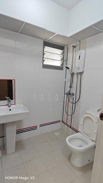 30 Margaret Drive, 30 Margaret Drive, Alexandra / Commonwealth, 2 Bedrooms, 667 sqft, HDB Flat For Rent, by Bryan Cheng, 500247982 - Bathroom - PropertyGuru.com.sg