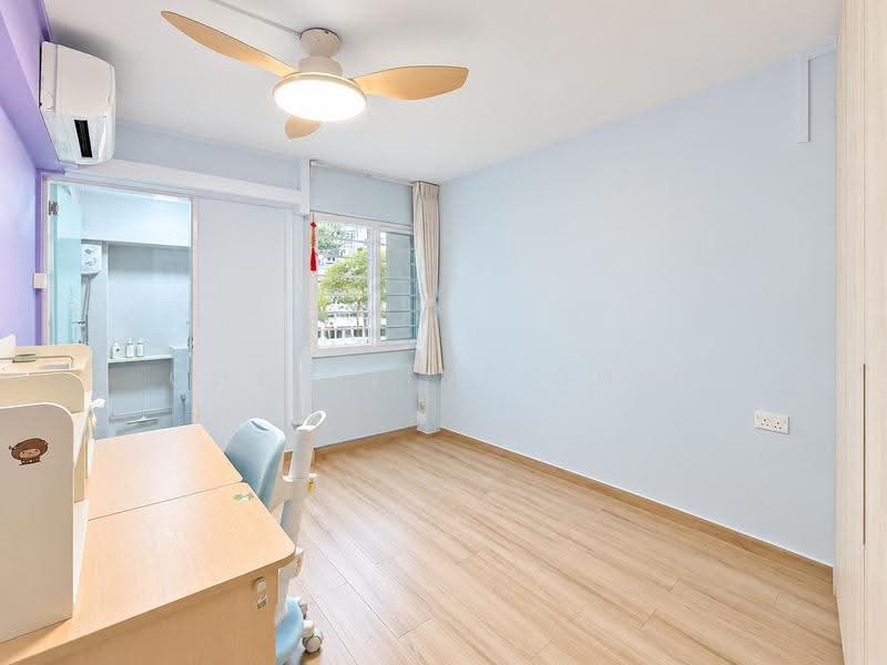 52 Kent Road, 52 Kent Road, Farrer Park / Serangoon Rd, 3 Bedrooms, 980 sqft, HDB Flat For Sale, by Christine Chin, 500247987 - Bedroom - PropertyGuru.com.sg
