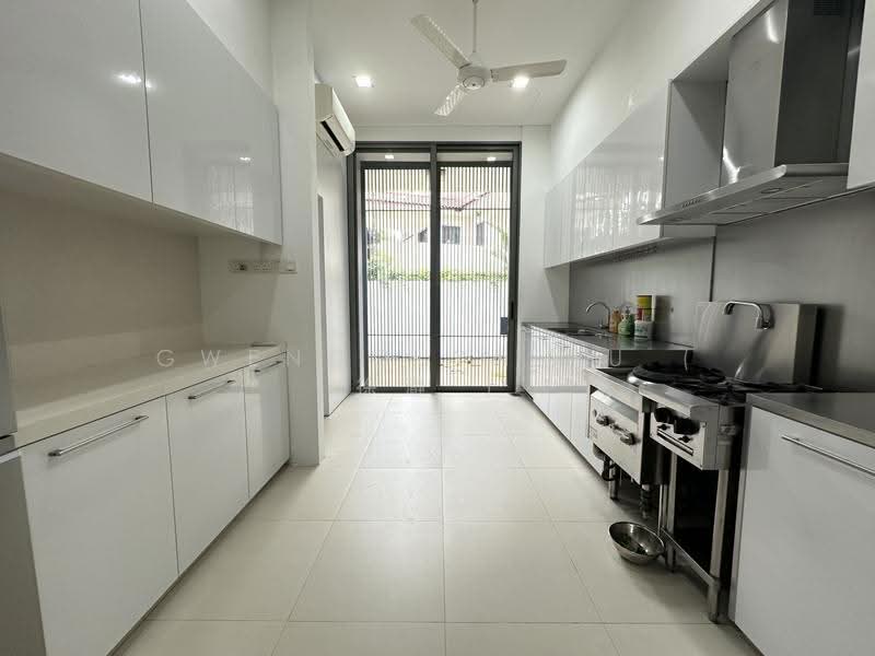 Award Winning Architect GCB Home | 顶级优质洋房, Holland, Tanglin / Holland / Bukit Timah, 6 Bedrooms, 16,000 sqft, Good Class Bungalow For Rent, by Gwendolyn Xu ( 徐瀞 ), 500248002 - Kitchen - PropertyGuru.com.sg