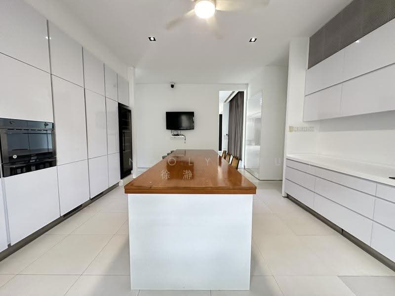 Award Winning Architect GCB Home | 顶级优质洋房, Holland, Tanglin / Holland / Bukit Timah, 6 Bedrooms, 16,000 sqft, Good Class Bungalow For Rent, by Gwendolyn Xu ( 徐瀞 ), 500248002 - Kitchen - PropertyGuru.com.sg