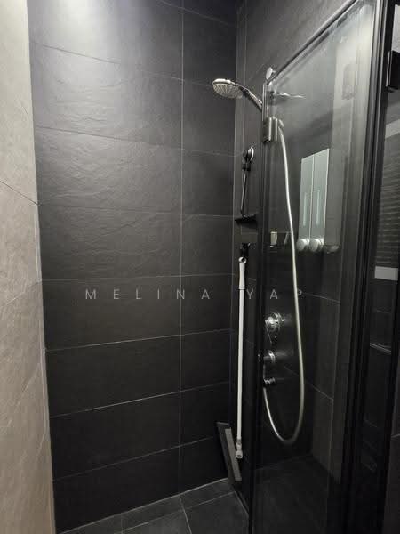 Mayfair Modern, 2 Rifle Range Road, Clementi Park / Upper Bukit Timah, 2 Bedrooms, 850 sqft, Condominium For Rent, by Melina Yap, 500248014 - Common Bathroom - PropertyGuru.com.sg
