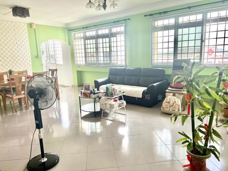 304 Tampines Street 32, 304 Tampines Street 32, Pasir Ris / Tampines, 3 Bedrooms, 1,356 sqft, HDB Flat For Sale, by Alan Tian (邓金科), 500248022 - Living Room - PropertyGuru.com.sg
