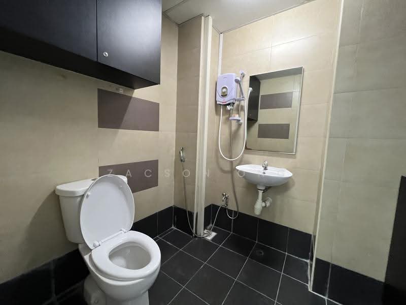 Midview City, 22 Sin Ming Lane, Ang Mo Kio / Bishan / Thomson, 1,421 sqft, Light Industrial (B1) For Rent, by Zacson Ong, 500248032 - Bathroom - CommercialGuru.com.sg