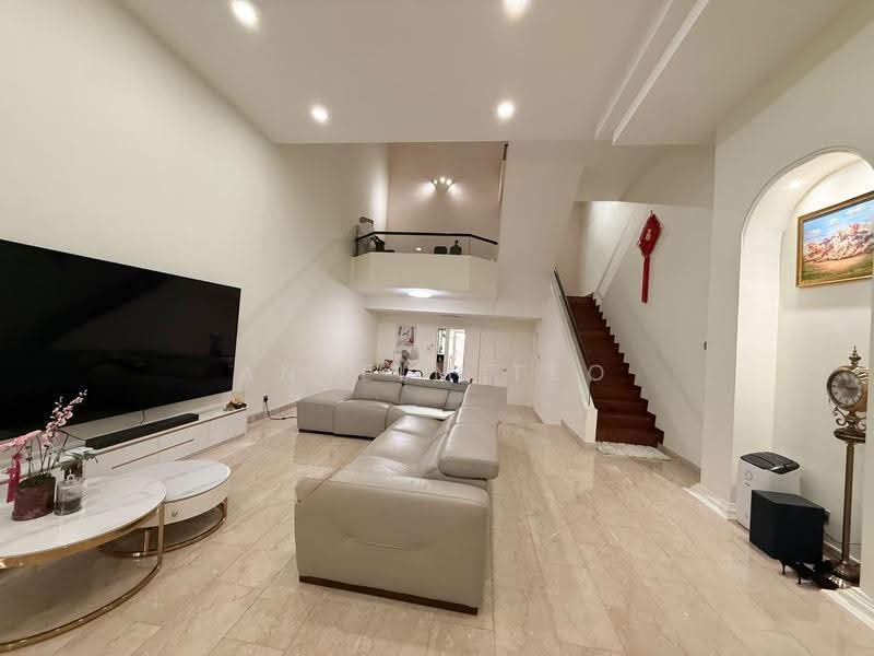 D19 Kovan Serangoon Hougang Terrace, Hougang / Punggol / Sengkang, 4 Bedrooms, 2,250 sqft, Terraced House For Sale, by Anselm Teo, 500248038 - Living Room - PropertyGuru.com.sg