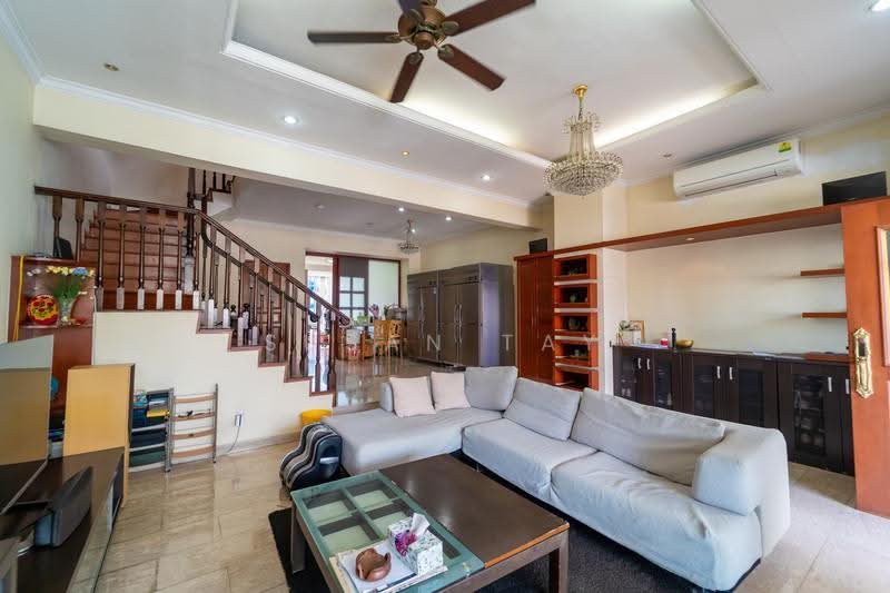127, East Coast / Marine Parade, 5 Bedrooms, 3,000 sqft, Terraced House For Sale, by Susan Tay, 500248041 - Living Room - PropertyGuru.com.sg