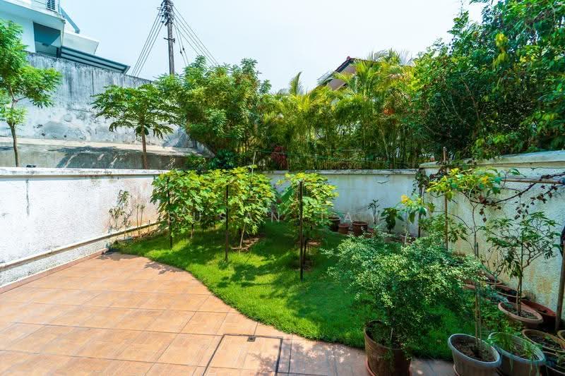 127, East Coast / Marine Parade, 5 Bedrooms, 3,000 sqft, Terraced House For Sale, by Susan Tay, 500248041 - Garden - PropertyGuru.com.sg