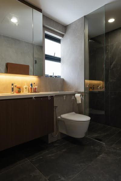 Gentle Villas, 74 Gentle Drive, Newton / Novena, 5 Bedrooms, 3,900 sqft, Semi-Detached House For Sale, by K.S Tan, 500248048 - Bathroom - PropertyGuru.com.sg