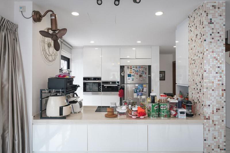 Gentle Villas, 74 Gentle Drive, Newton / Novena, 5 Bedrooms, 3,900 sqft, Semi-Detached House For Sale, by K.S Tan, 500248048 - Kitchen - PropertyGuru.com.sg
