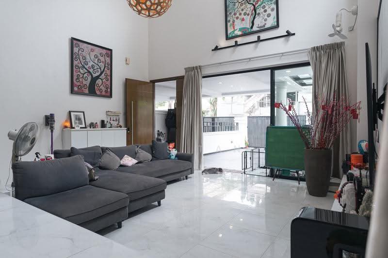 Gentle Villas, 74 Gentle Drive, Newton / Novena, 5 Bedrooms, 3,900 sqft, Semi-Detached House For Sale, by K.S Tan, 500248048 - Living Room - PropertyGuru.com.sg