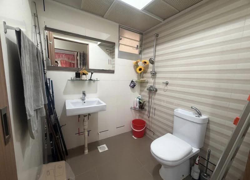 993A Buangkok Link, 993A Buangkok Link, Hougang / Punggol / Sengkang, Room Rental, 11 sqft, HDB Flat For Rent, by Trixia Chua, 500248049 - Bathroom - PropertyGuru.com.sg