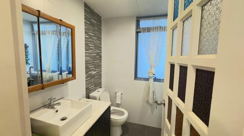 Emerald Park, 2 Indus Road, Alexandra / Commonwealth, 3 Bedrooms, 1,170 sqft, Condominium For Rent, by Olivia Lim, 500248051 - Bathroom - PropertyGuru.com.sg