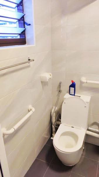110 Teck Whye Lane, 110 Teck Whye Lane, Dairy Farm / Bukit Panjang / Choa Chu Kang, Room Rental, 130 sqft, HDB Flat For Rent, by Steven Choo, 500248068 - Bathroom - PropertyGuru.com.sg