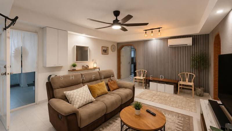 122 Geylang East Central, 122 Geylang East Central, Eunos / Geylang / Paya Lebar, 3 Bedrooms, 979 sqft, HDB Flat For Sale, by Shafie Syed, 500248075 - Living Room - PropertyGuru.com.sg