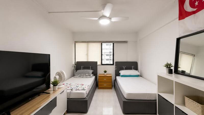 122 Geylang East Central, 122 Geylang East Central, Eunos / Geylang / Paya Lebar, 3 Bedrooms, 979 sqft, HDB Flat For Sale, by Shafie Syed, 500248075 - Bedroom - PropertyGuru.com.sg