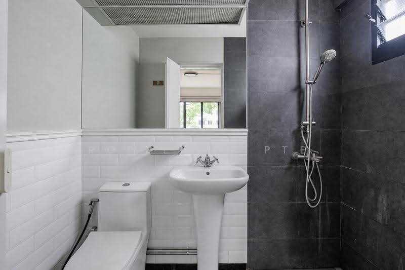 906 Jurong West Street 91, 906 Jurong West Street 91, Boon Lay / Jurong / Tuas, 3 Bedrooms, 1,518 sqft, HDB Flat For Sale, by KOH YONG JIAN, 500248077 - Bathroom - PropertyGuru.com.sg