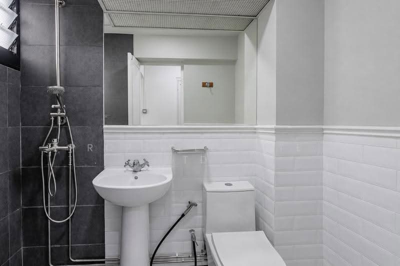 906 Jurong West Street 91, 906 Jurong West Street 91, Boon Lay / Jurong / Tuas, 3 Bedrooms, 1,518 sqft, HDB Flat For Sale, by KOH YONG JIAN, 500248077 - Bathroom - PropertyGuru.com.sg