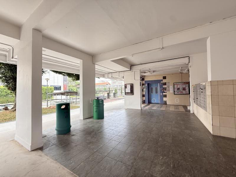 204 Yishun Street 21, 204 Yishun Street 21, Sembawang / Yishun, 2 Bedrooms, 721 sqft, HDB Flat For Rent, by Shirley Chong, 500248083 - Lobby - PropertyGuru.com.sg