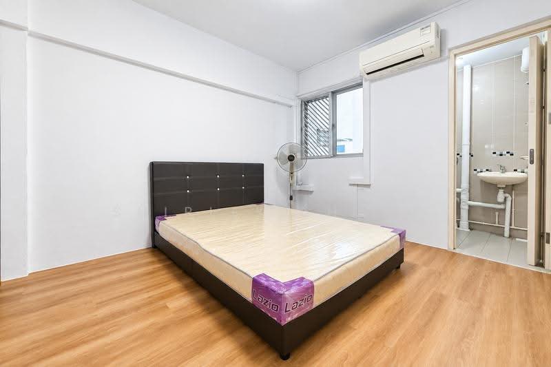 204 Yishun Street 21, 204 Yishun Street 21, Sembawang / Yishun, 2 Bedrooms, 721 sqft, HDB Flat For Rent, by Shirley Chong, 500248083 - Master Bedroom - PropertyGuru.com.sg